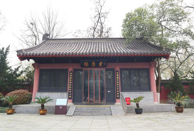合肥包公園里的清風(fēng)閣,登高望遠(yuǎn),獨(dú)一無二的包公郵局